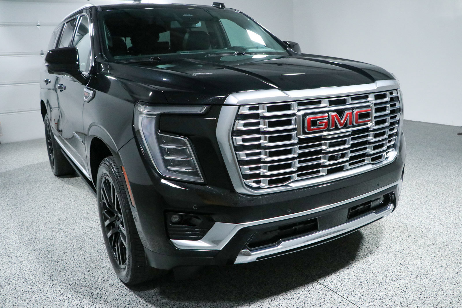 Used 2026 GMC Yukon Denali w/ Sun & Power Step Package AWD/4WD image 5