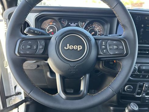 Used 2024 Jeep Wrangler Unlimited Sport AWD/4WD image 25