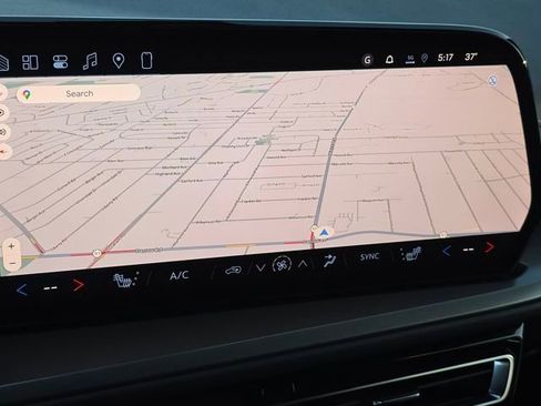 New 2026 Chevrolet Traverse LT w/ LPO, Floor Liner Package image 4