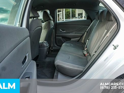 Used 2024 Hyundai Elantra SEL FWD image 20