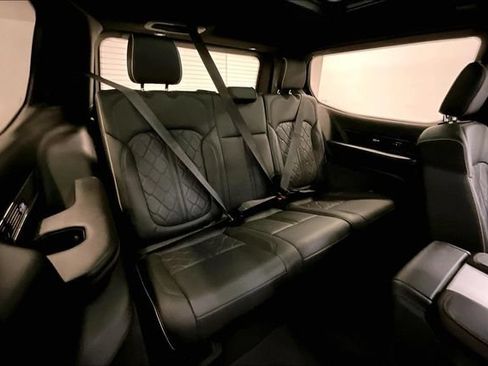 Used 2023 Jeep Grand Wagoneer Series III AWD/4WD image 33