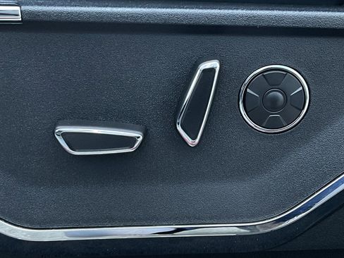 Used 2024 Ford F150 Platinum w/ Equipment Group 702A High image 23