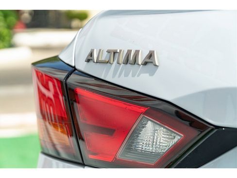 Used 2023 Nissan Altima 2.5 SR AWD/4WD image 4