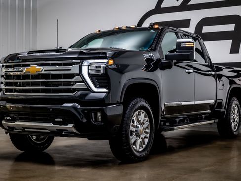 Used 2025 Chevrolet Silverado 2500 High Country w/ High Country Premium Package image 32