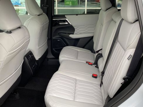 New 2026 Mitsubishi Outlander SEL image 15