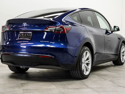 Used 2023 Tesla Model Y Performance AWD/4WD image 12