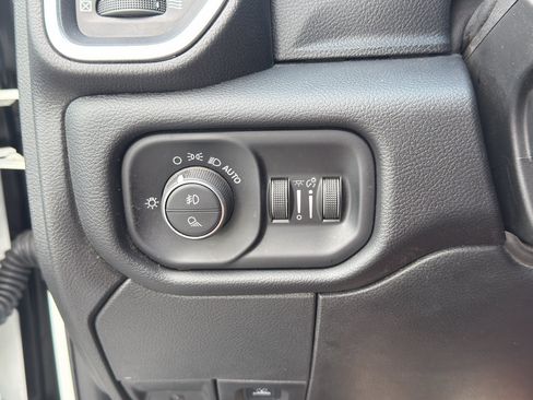 Used 2024 RAM 2500 Laramie AWD/4WD image 13