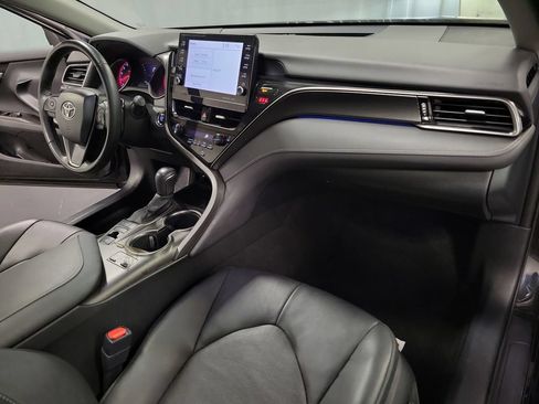 Used 2022 Toyota Camry XSE FWD image 33