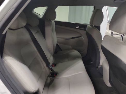 Used 2019 Hyundai Tucson SE image 22