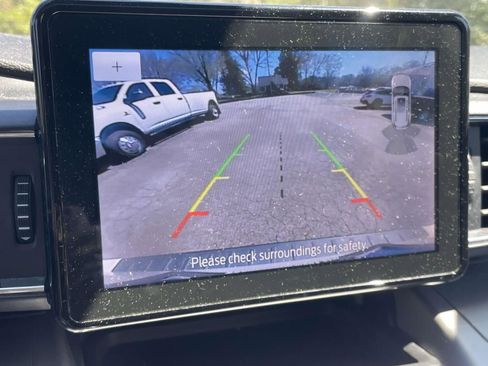 Certified 2022 Ford Explorer XLT w/ Equipment Group 202A image 23