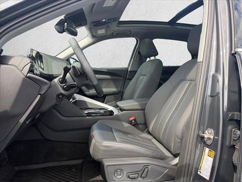 Used 2025 Audi Q5 Premium AWD/4WD image 17
