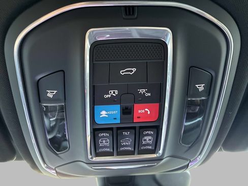 Used 2026 Jeep Grand Cherokee Limited w/ Limited Altitude Package AWD/4WD image 36