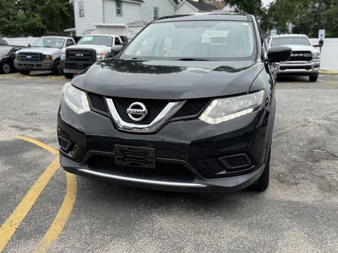 Used 2016 Nissan Rogue S image 2