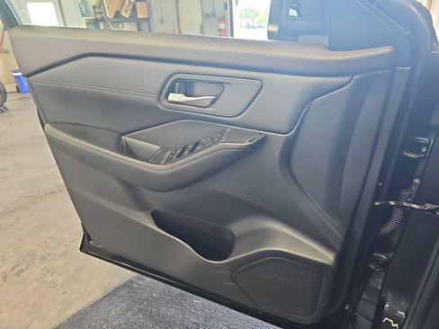 Certified 2023 Nissan Rogue SV w/ SV Premium B Package AWD/4WD image 28