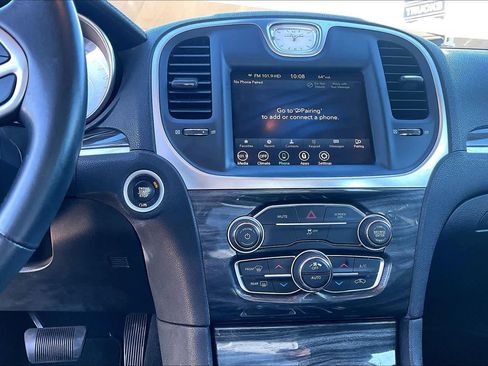 Used 2020 Chrysler 300 Touring w/ Sport Appearance Package image 31