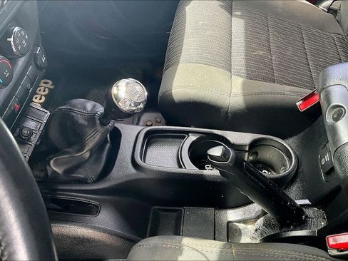 Used 2012 Jeep Wrangler Unlimited Sahara AWD/4WD image 16