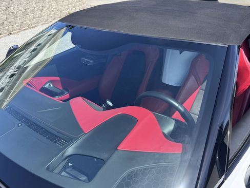 Used 2016 Chevrolet Corvette Z06 w/ 3LZ Preferred Equipment Group image 23