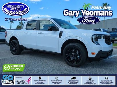 New 2025 Ford Maverick Lariat w/ Black Appearance Package