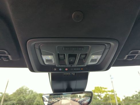 Used 2025 GMC Sierra 3500 Denali Ultimate AWD/4WD image 28