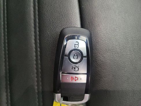 Used 2018 Ford Edge SEL w/ Equipment Group 201A AWD/4WD image 32
