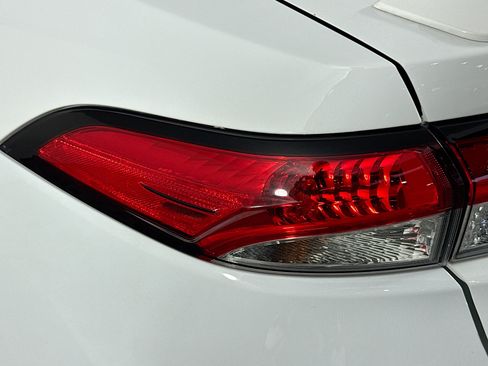 Used 2020 Toyota Corolla SE w/ SE Premium Package FWD image 34