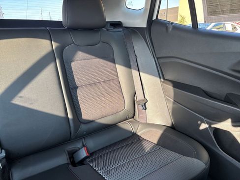 Used 2025 Chevrolet Trax LT w/ LT Convenience Package image 36