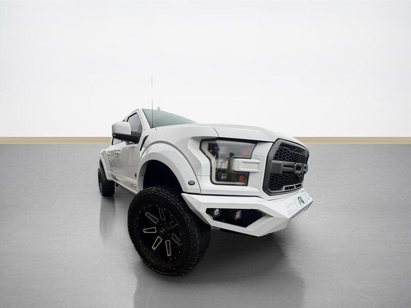 Used 2019 Ford F150 Raptor w/ Equipment Group 802A Luxury AWD/4WD image 2