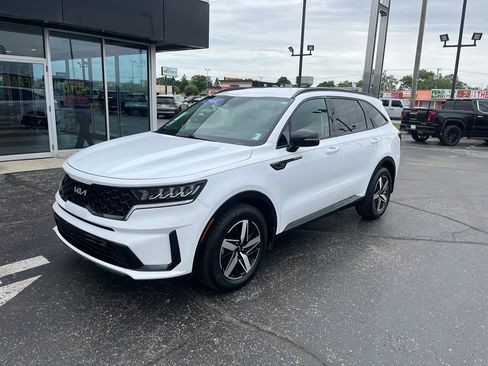 Used 2022 Kia Sorento S FWD image 1