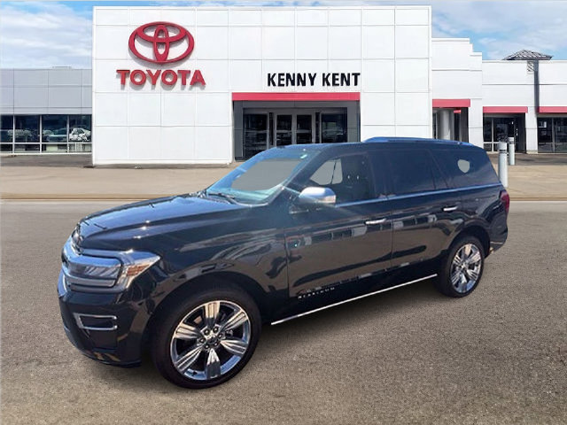 Used 2023 Ford Expedition Platinum AWD/4WD image 2