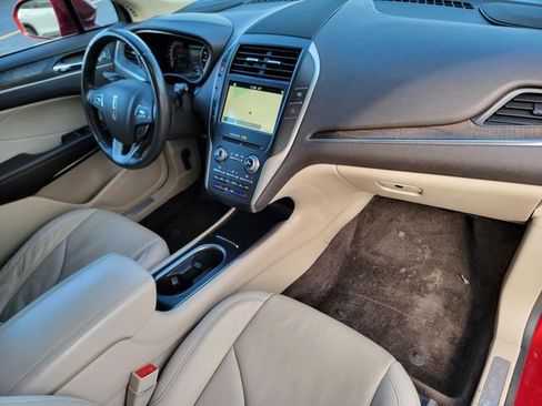 Used 2017 Lincoln MKC Reserve w/ Lincoln MKC Climate Package image 25