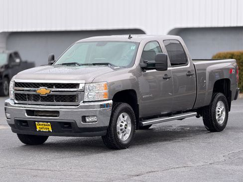 Used 2014 Chevrolet Silverado 2500 LT w/ Interior Plus Package image 14