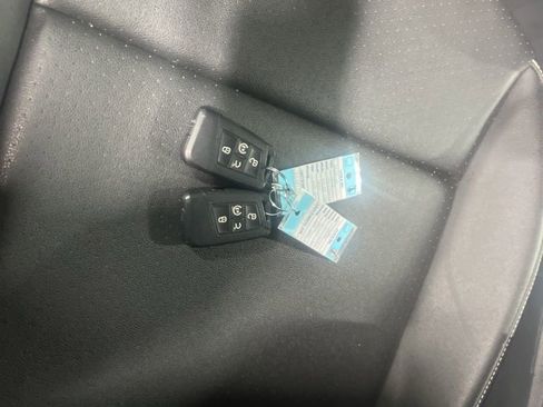 Used 2020 Volkswagen Atlas Cross Sport SEL image 18