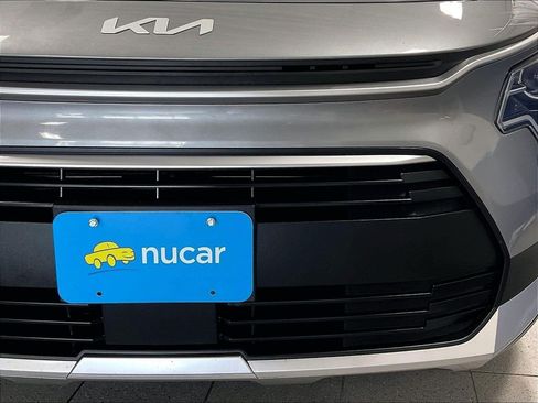 Used 2023 Kia Niro EX FWD image 32