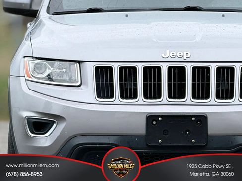 Used 2014 Jeep Grand Cherokee Laredo w/ 18" Wheel & 8.4" Radio Group RWD image 11