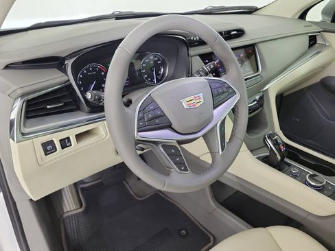 Used 2020 Cadillac XT5 Premium Luxury FWD image 18