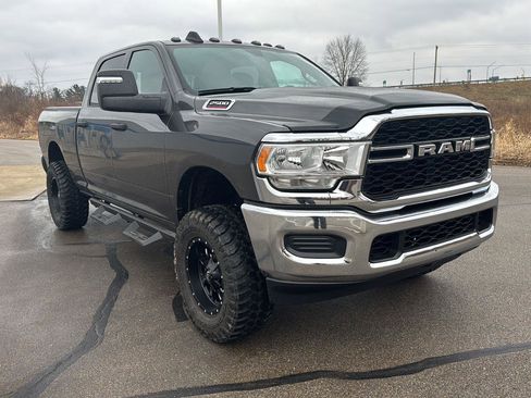 Used 2024 RAM 2500 Tradesman w/ Chrome Appearance Group image 8