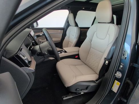 New 2026 Volvo XC90 B6 Plus w/ Protection Package Premier image 5