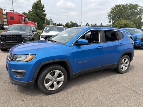 Used 2017 Jeep Compass Latitude w/ Popular Equipment Group FWD image 6