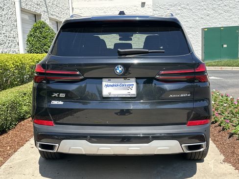 Used 2025 BMW X5 xDrive50e AWD/4WD image 7