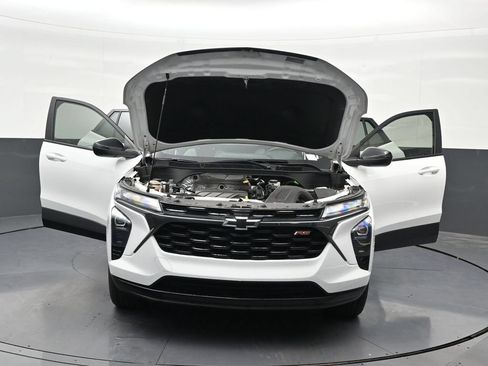 Used 2024 Chevrolet Trax RS w/ Driver Confidence Package FWD image 36