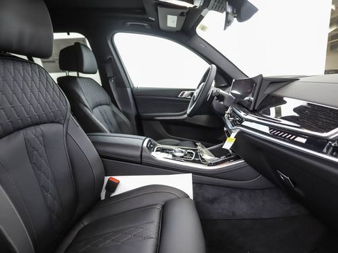 Used 2026 BMW X5 M60i image 30