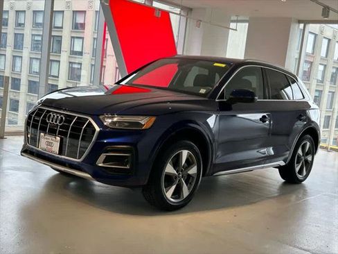 Certified 2025 Audi Q5 2.0T Premium Plus image 1