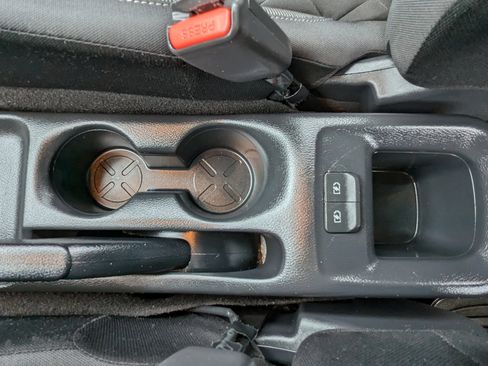 Used 2020 Nissan Kicks S image 23