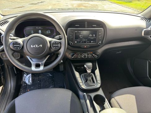 Used 2025 Kia Sportage LX FWD image 30