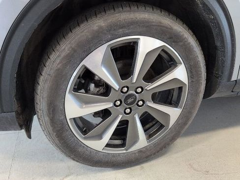Used 2023 Ford Escape Platinum AWD/4WD image 9
