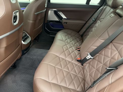 Used 2023 BMW 740i w/ Parking Assistance Package RWD image 21