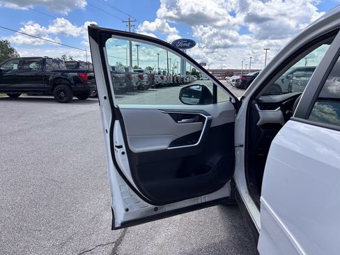 Used 2019 Toyota RAV4 XLE w/ Protection Package FWD image 12