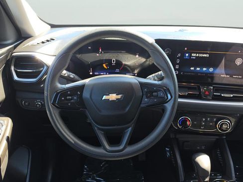 Used 2025 Chevrolet TrailBlazer LT AWD/4WD image 10