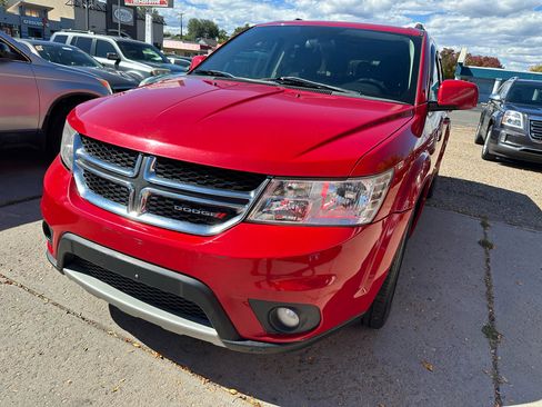 Used 2015 Dodge Journey SXT w/ Flexible Seating Group image 2