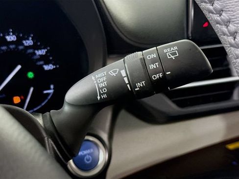 Used 2024 Toyota Sienna XLE w/ XLE Plus Package FWD image 16
